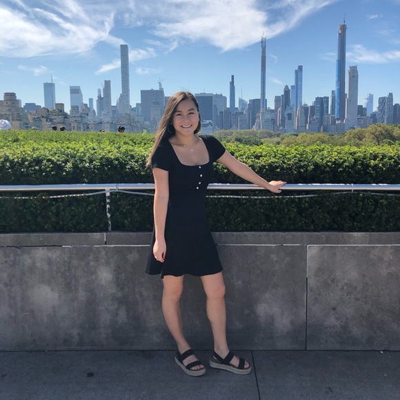 Meet your Posher, Lianne - Picture 1 of 5